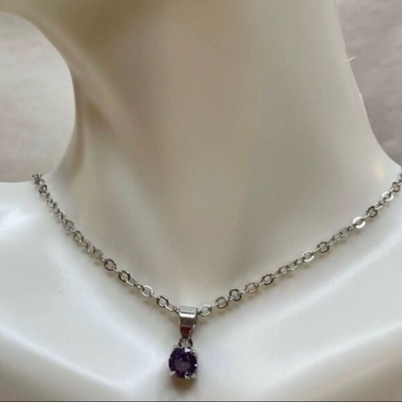 EFFY Small Faux Amethyst Gemstone on Silver Toned Chain. - Picture 1 of 11